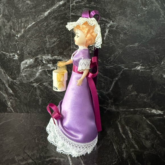 Blinking Eye Paris Doll - Picture 11 of 15